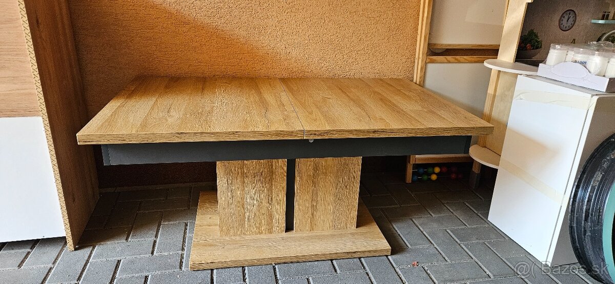 Predám stolík do obývačky - rozkladací