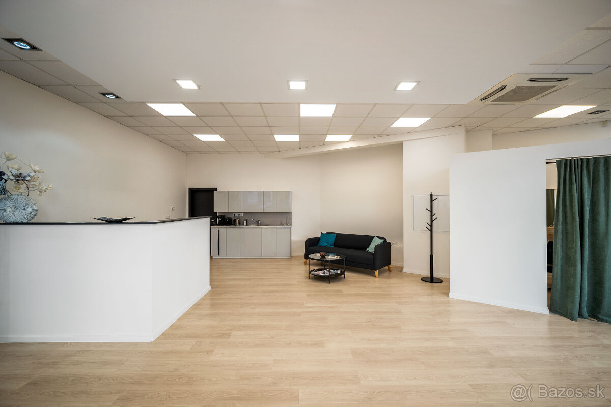 Moderný obchodný priestor v Starom Meste v Bratislave