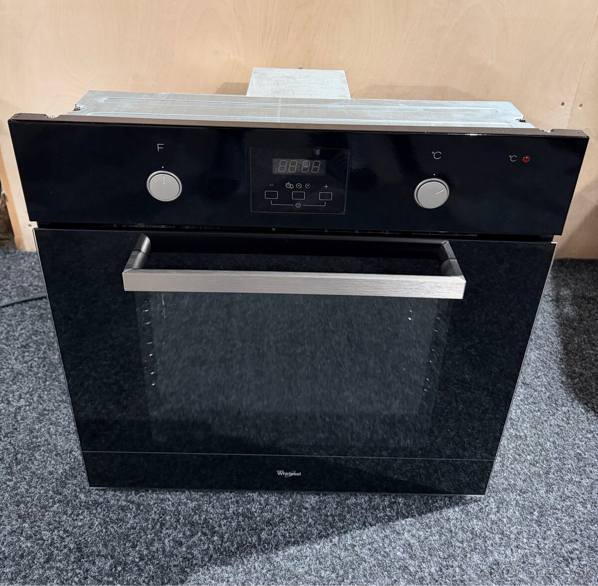 Vstavaná elektrická rúra Whirpool