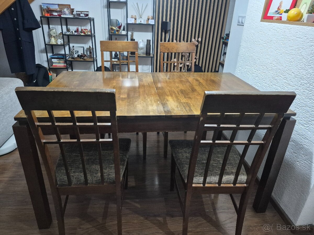Kuchynský stôl rozťahovací so stoličkami