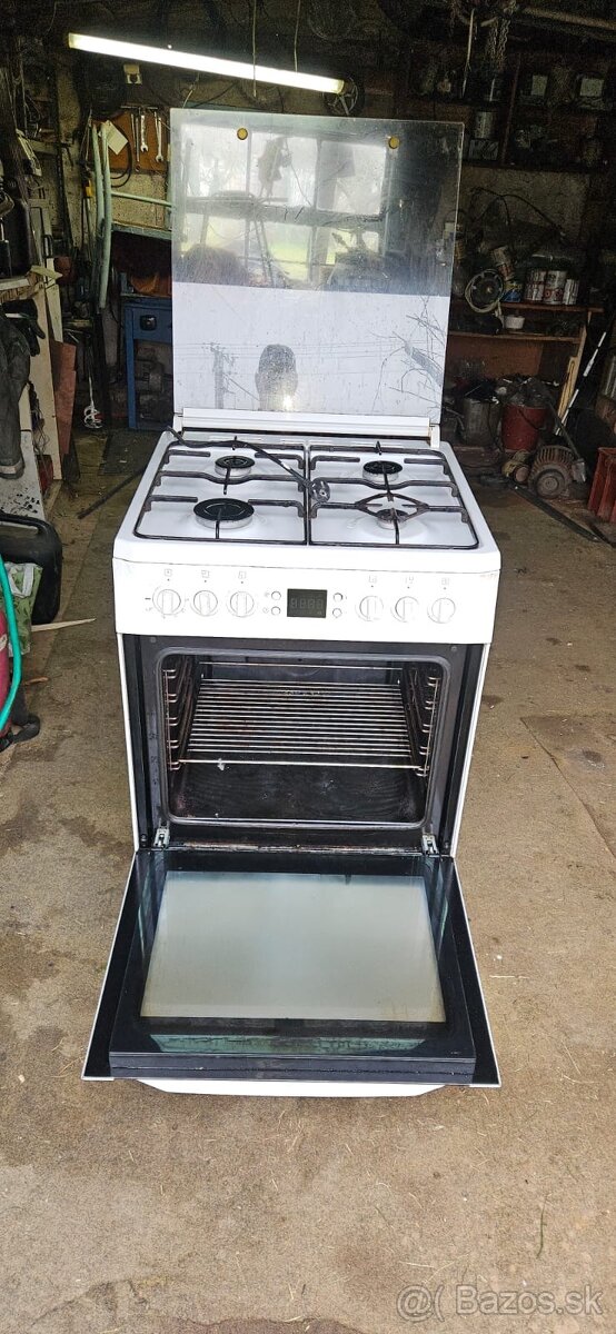 Plynový sporák a elektrická rúra