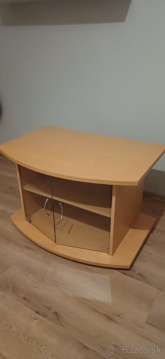 Predám skrinku pod TV