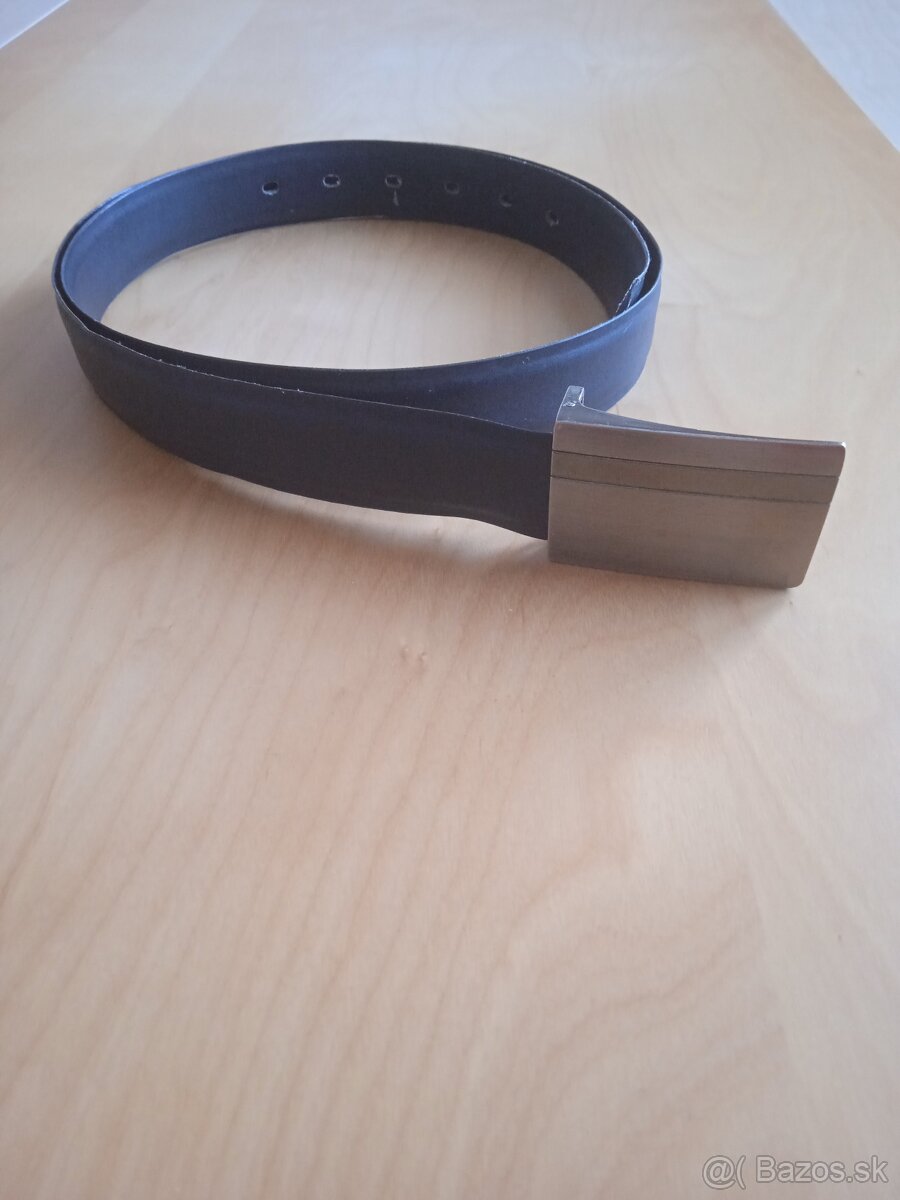 Pánsky opasok nekožený