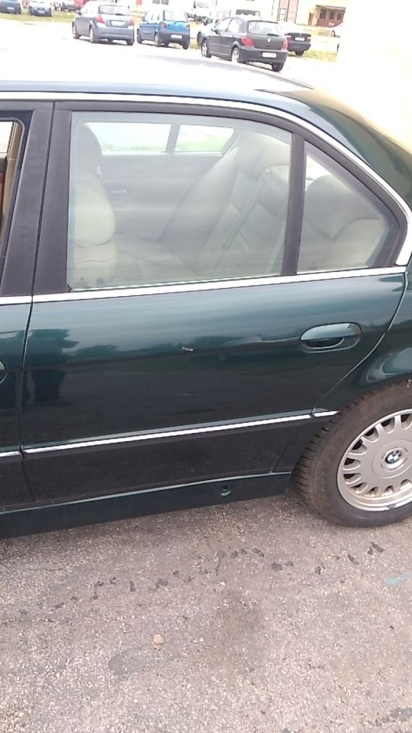 bmw e38 zadne lave dvere