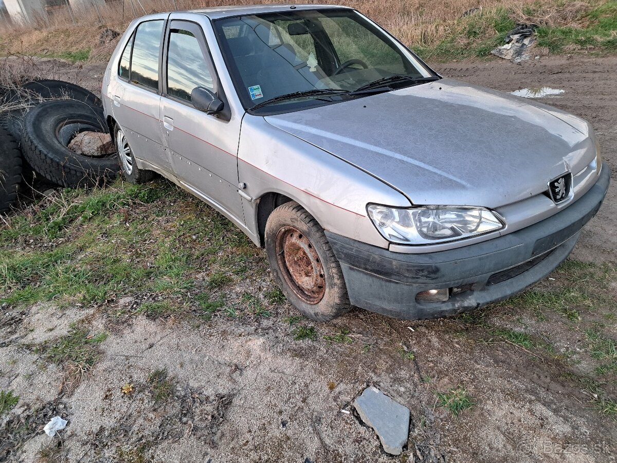 Rozpredám peugeot 306