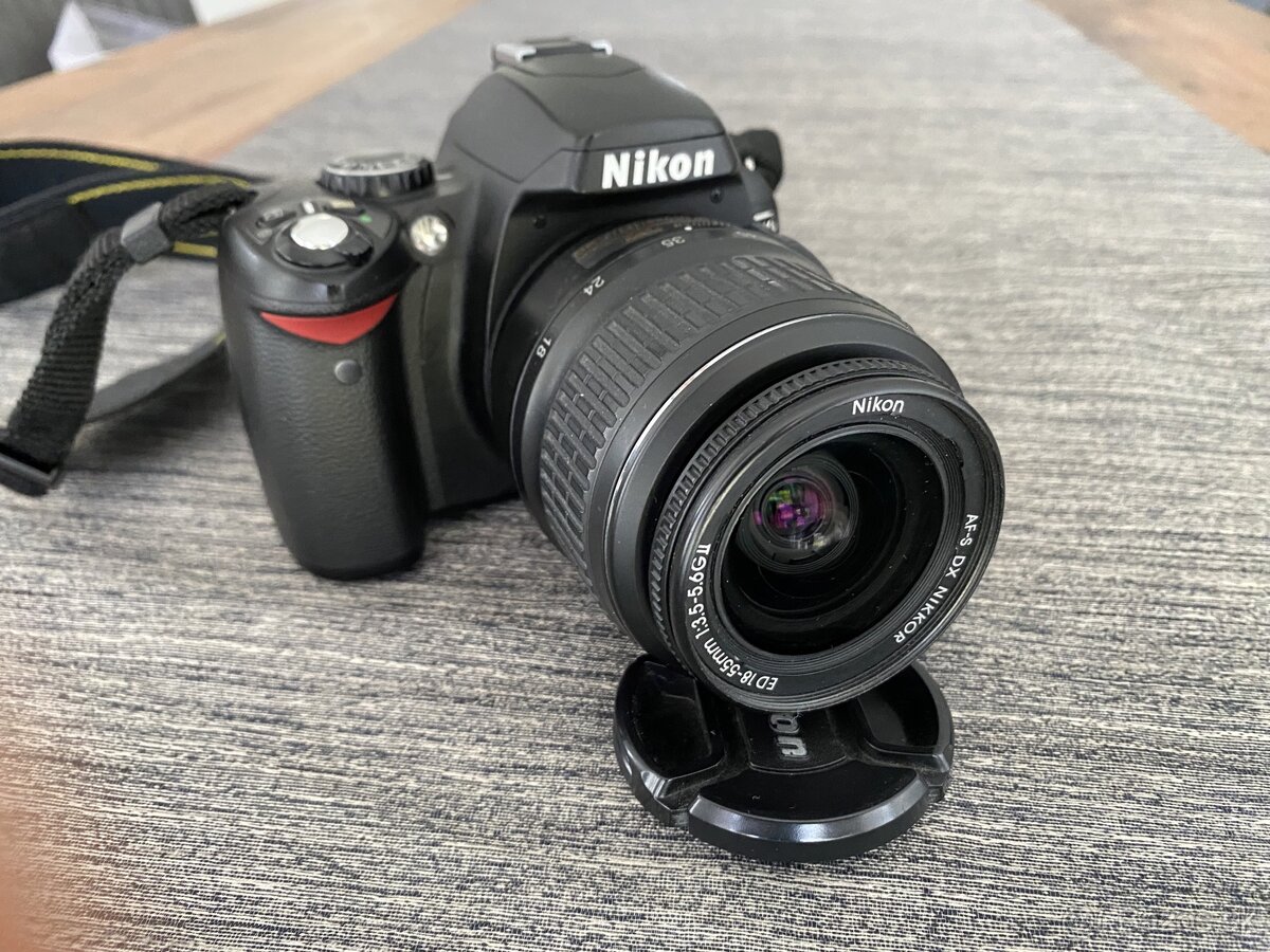 Predám Nikon D40 + 18-55 G II DX ED