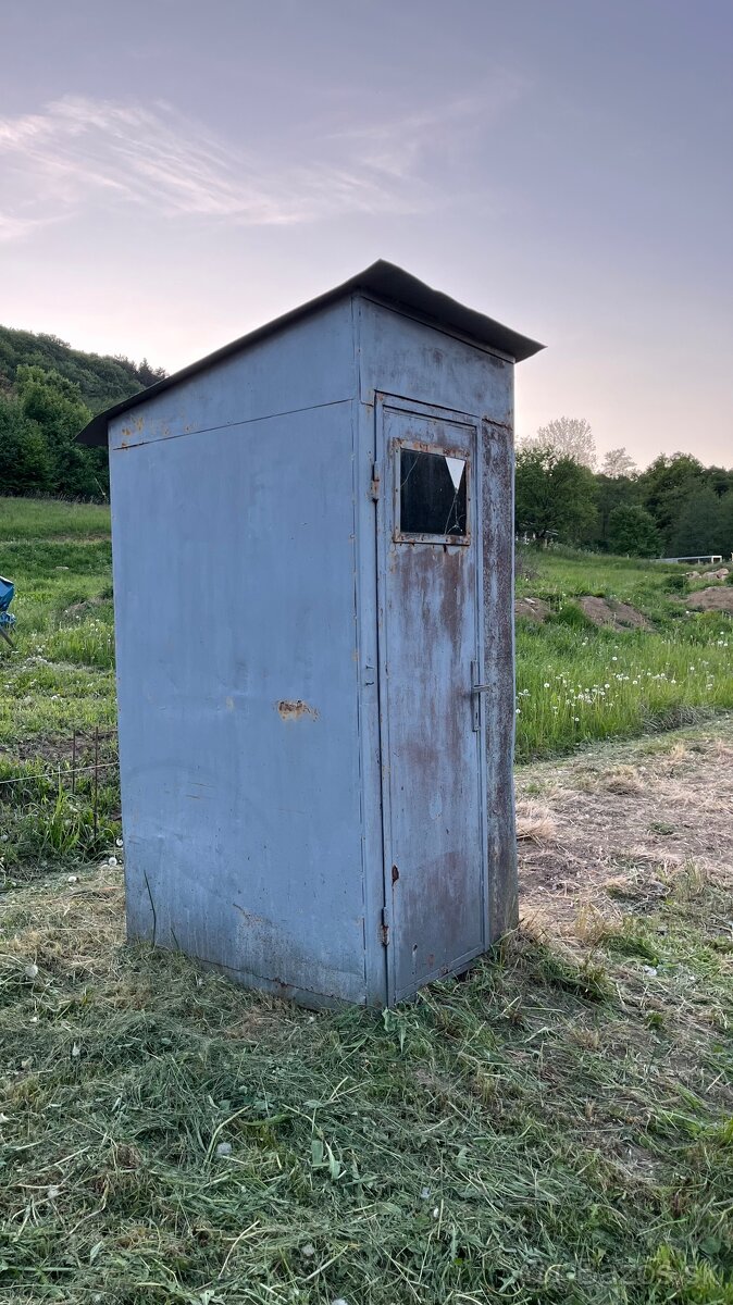 Latrina suche WC