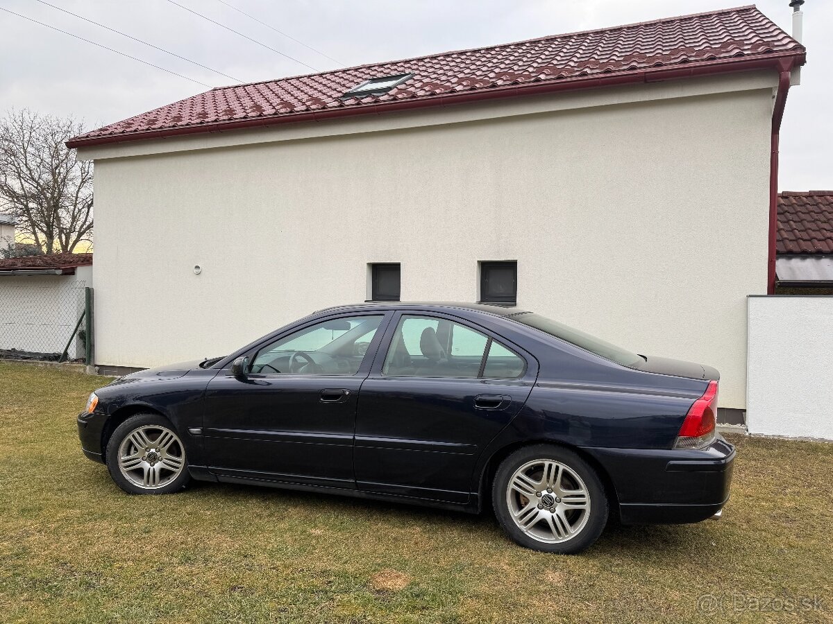 predám Volvo s60 r.v. 2005 2.4 D5 (120 kW)