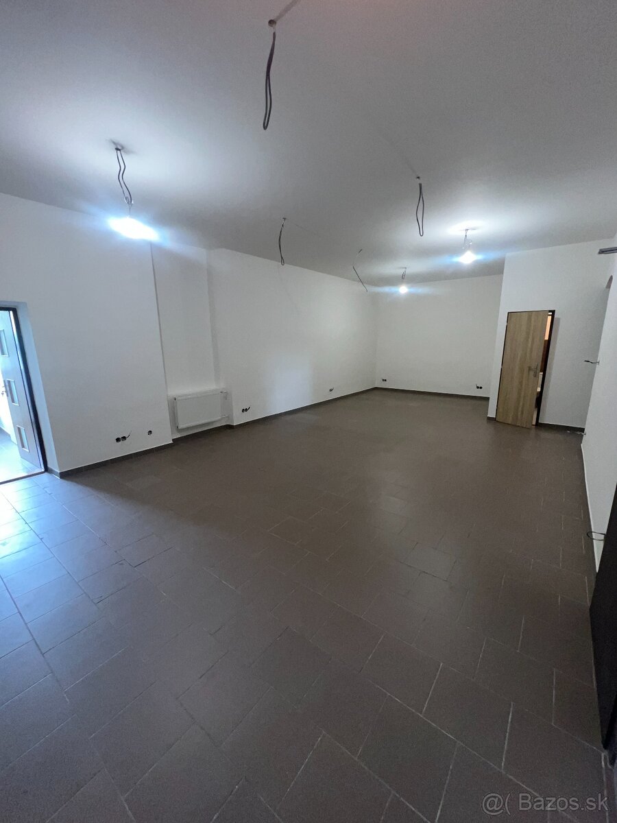 Obchodné a kancelárske priestory Fabiniho 10