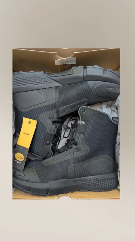 Predám topánky Under Armour Charged Valsetz