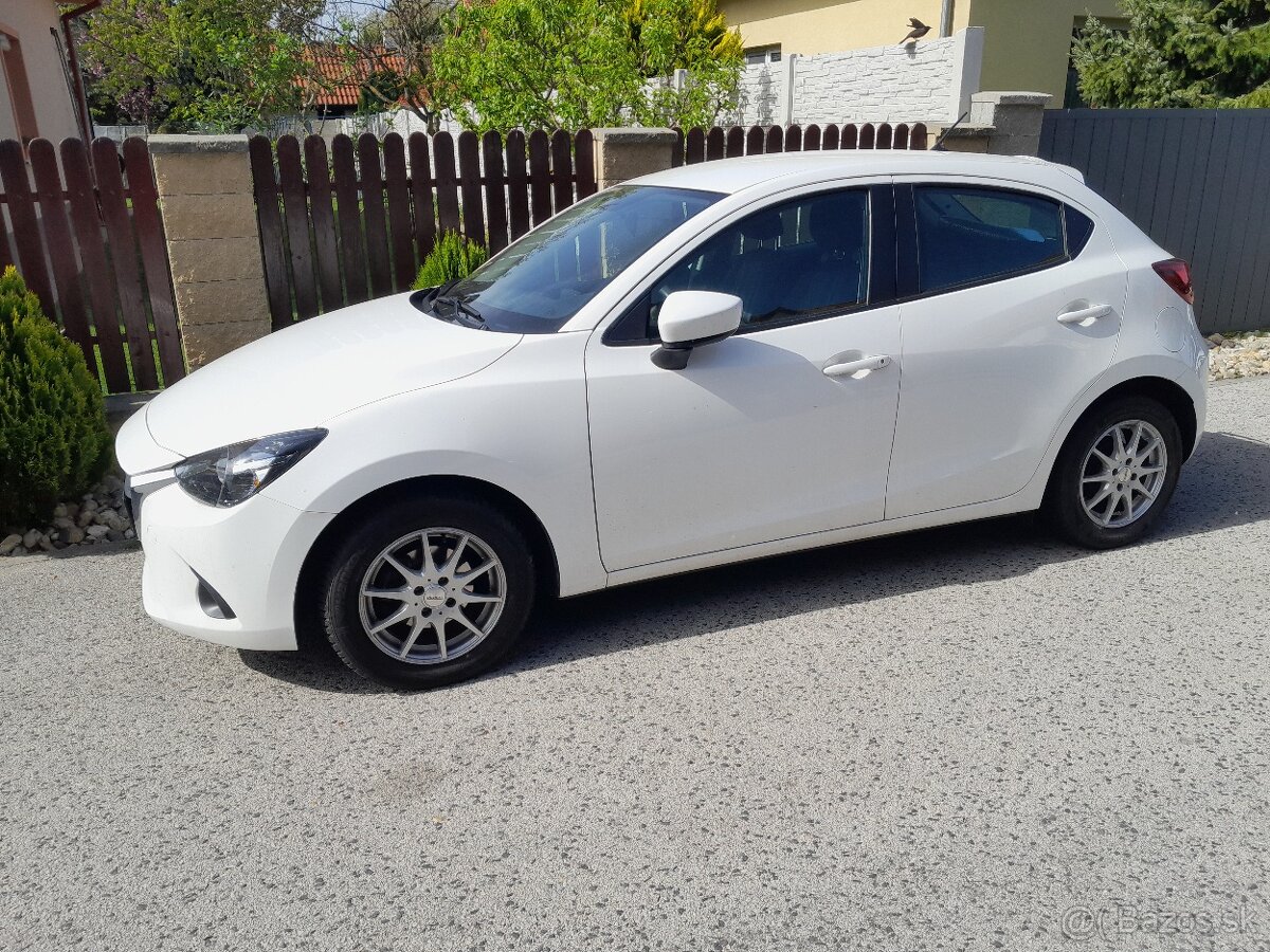 Mazda puklice R15