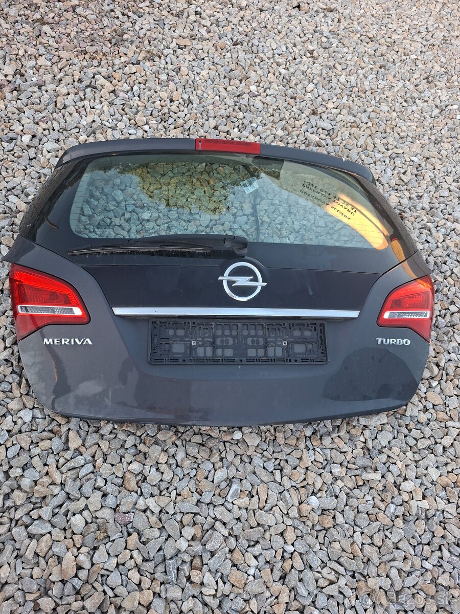 Kufrové dvere Opel Meriva B