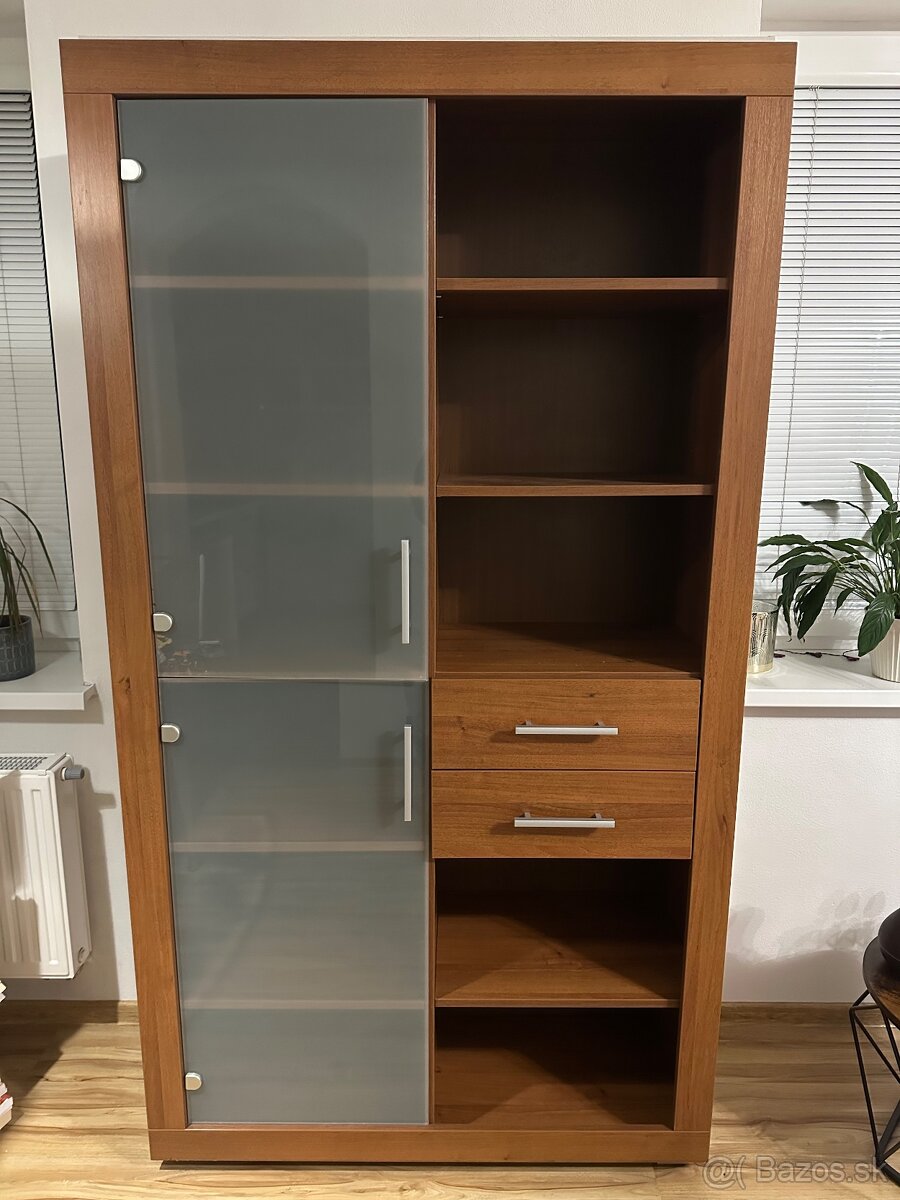 Obývačková skriňa