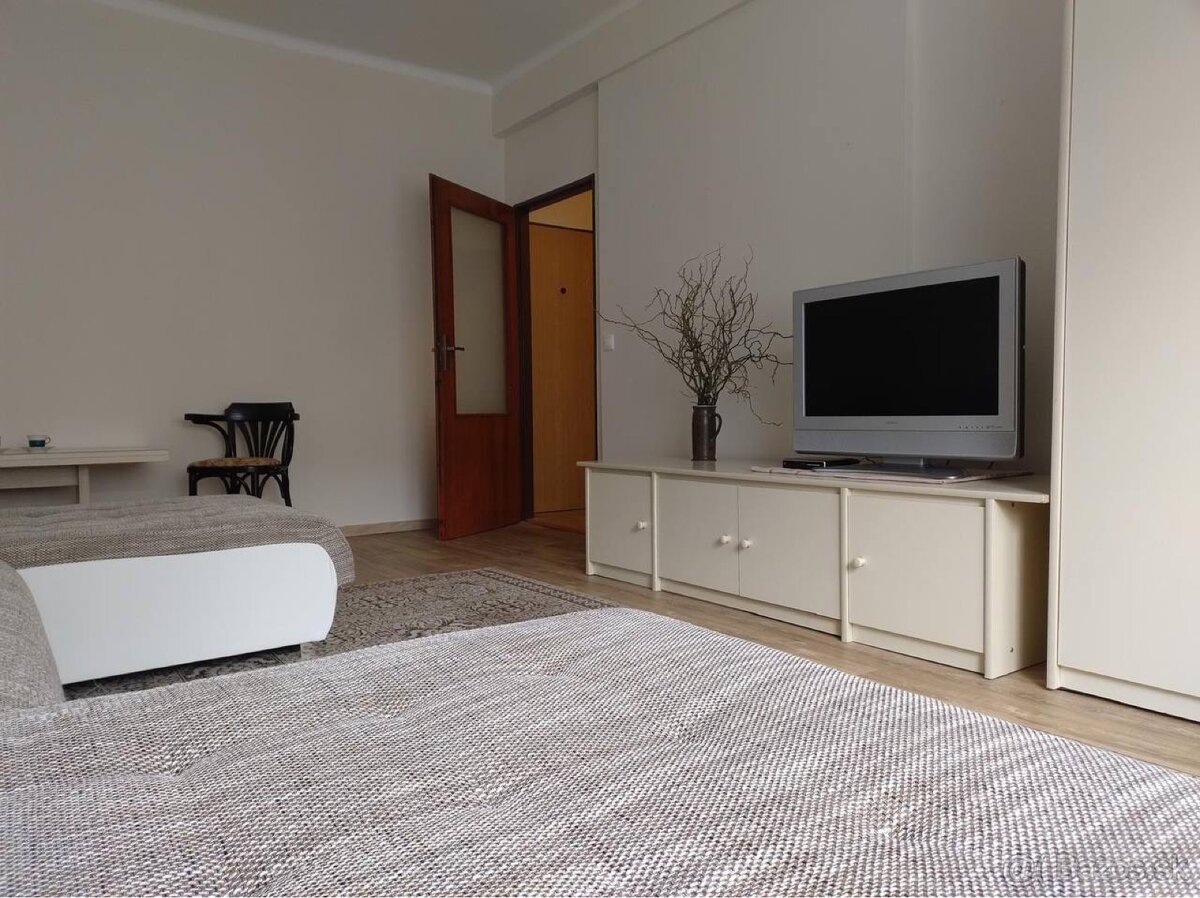 Prenajmeme 1-izbový byt na Miletičovej ul