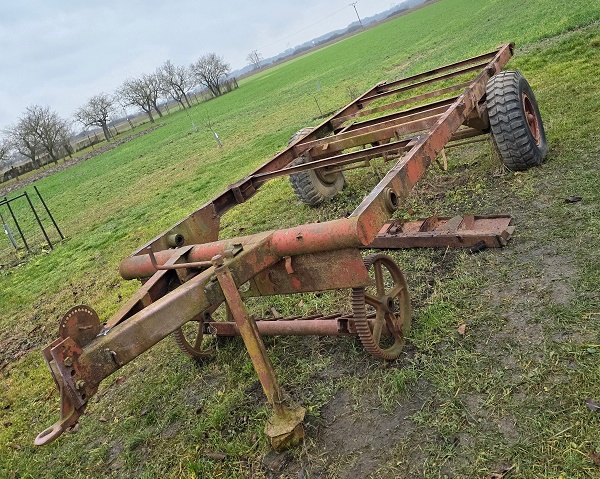 Podvozok zberací voz