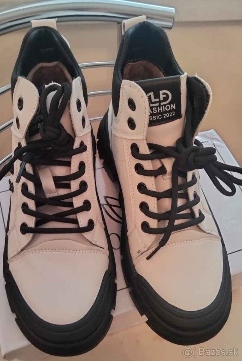 Predám nové dámske zimné čižmy, malá veľkosť, veľkosť 39, dĺ