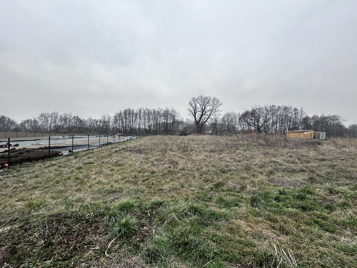 PREDAJ / POZEMOK / ZVONČÍN