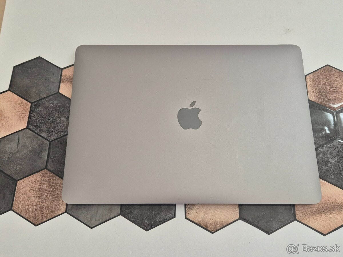 MacBook Pro 13" 2018 16/512GB Space Gray | 12 mesiacov