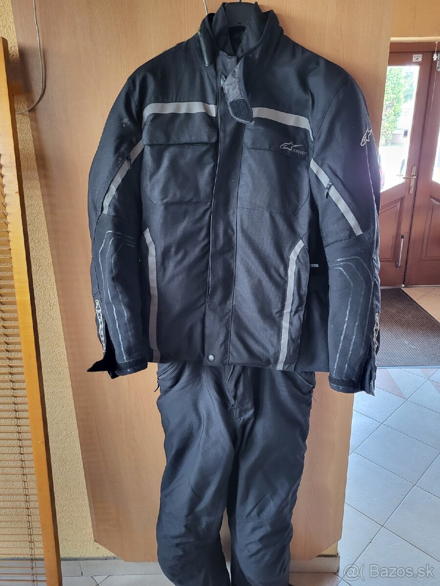 Predám pánske moto oblečenie .