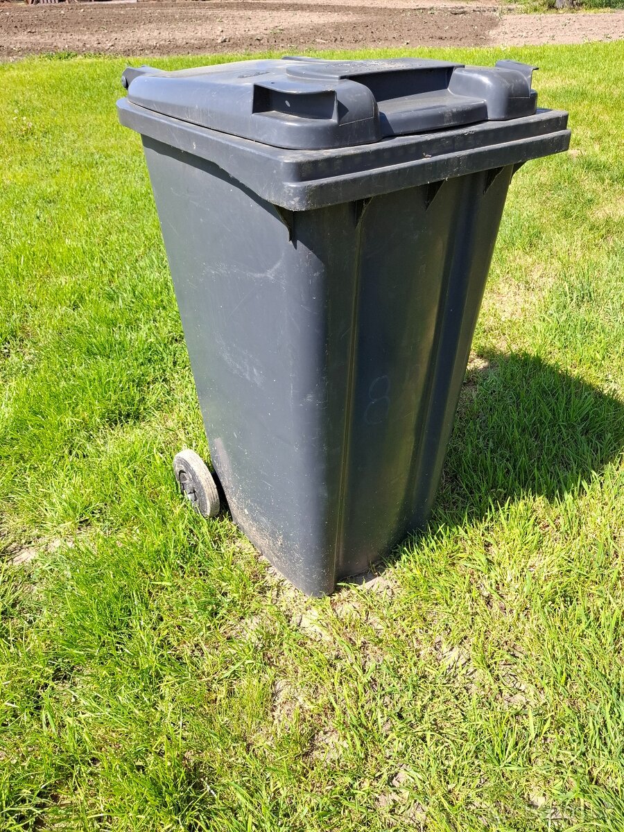 Smetiak 240 L