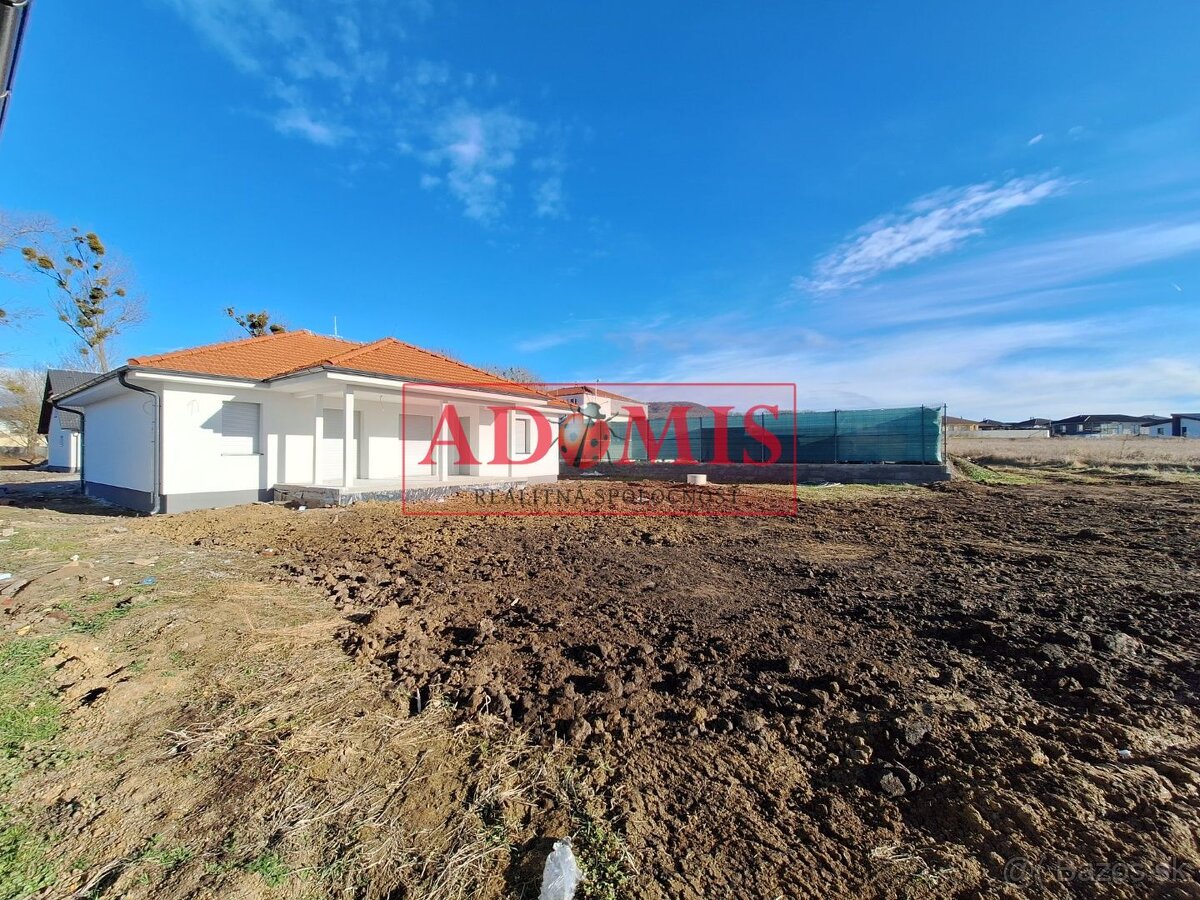Predám 4izbový bungalov Ruskov,kolaudácia,652m2,Ruskov, len