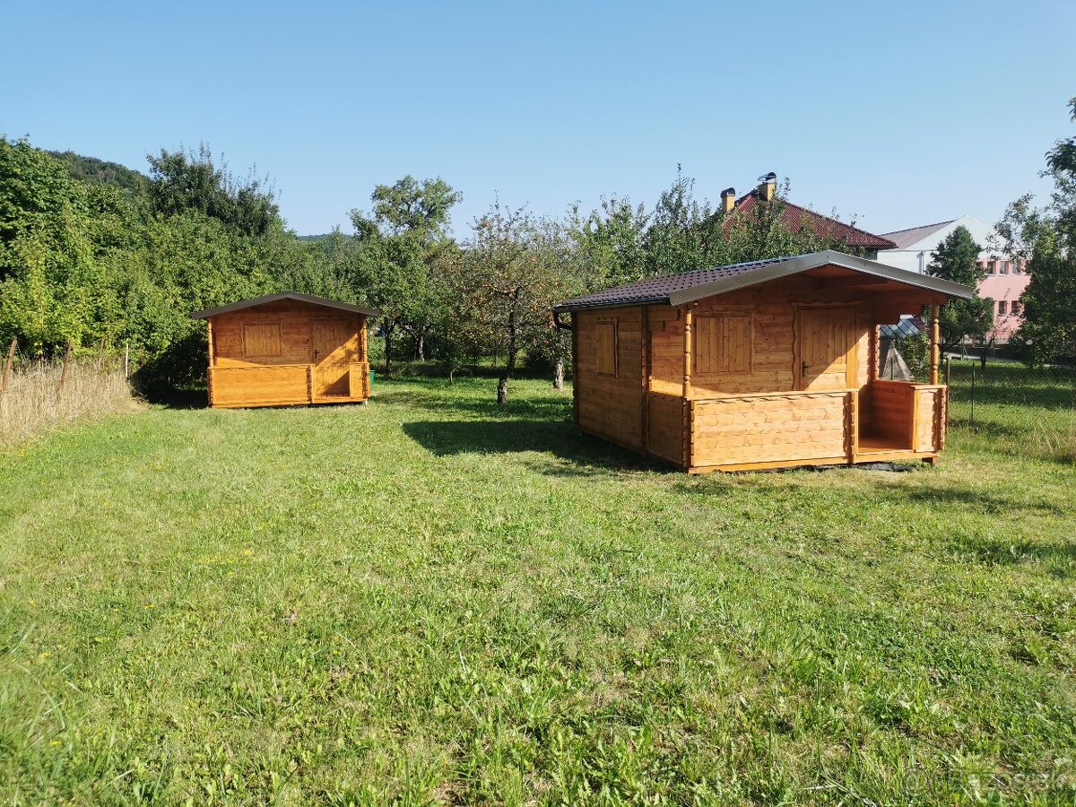 Krásny pozemok 700m2 s dvoma chatami