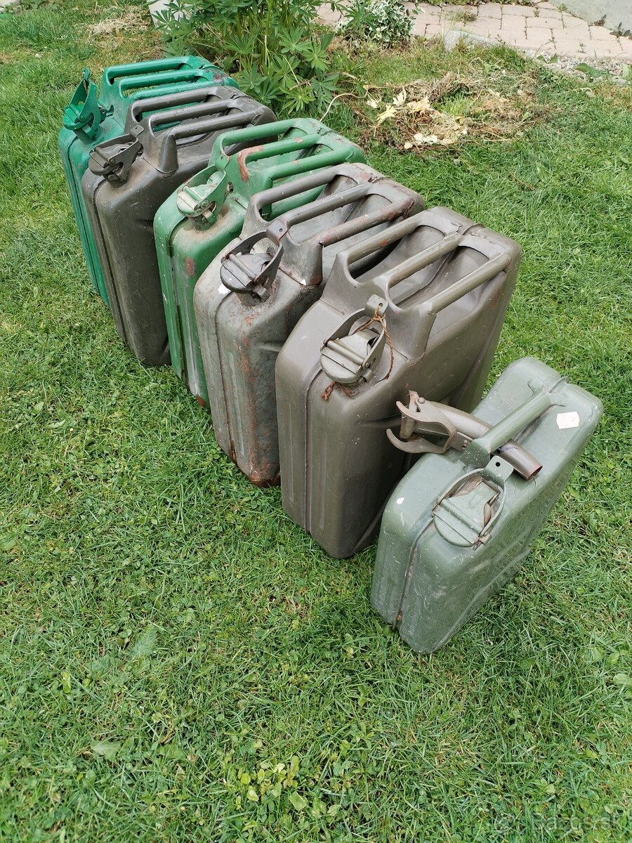 Plechové bandasky