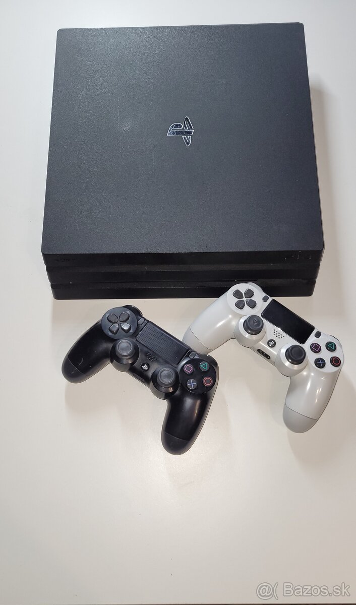 PS4 Pro 1TB + 2 ovládače + 11 hier