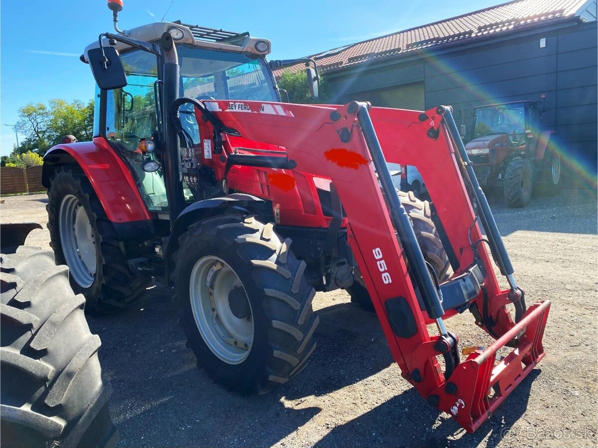 Massey Ferguson 5613