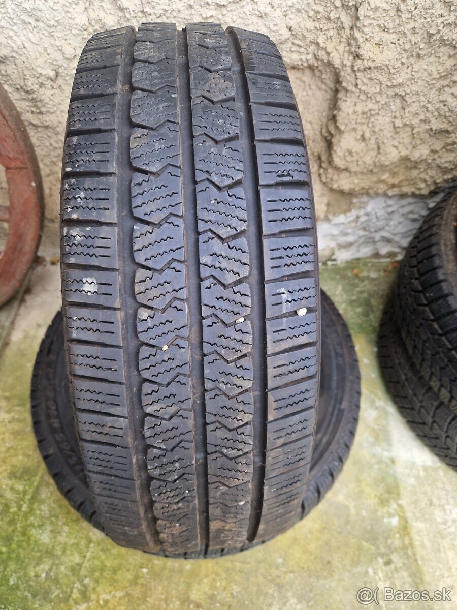 Predám zimné pneu Matador 215/65r16C