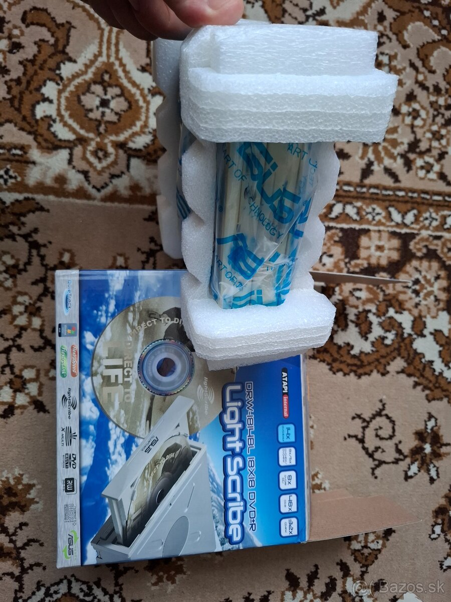 DVD/CD Asus-kupovana ako nova