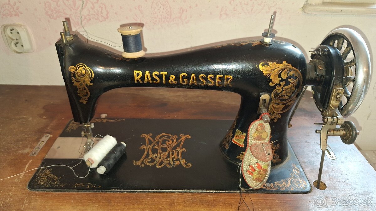 Starý šijací stroj Rast & Gasser