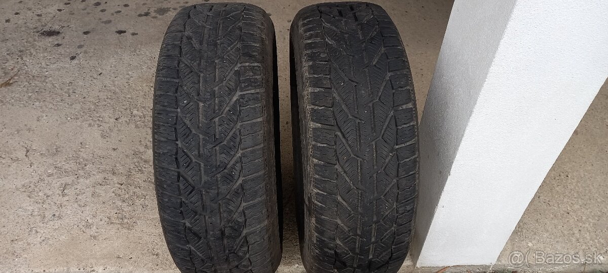 2x zimné 215/60/16