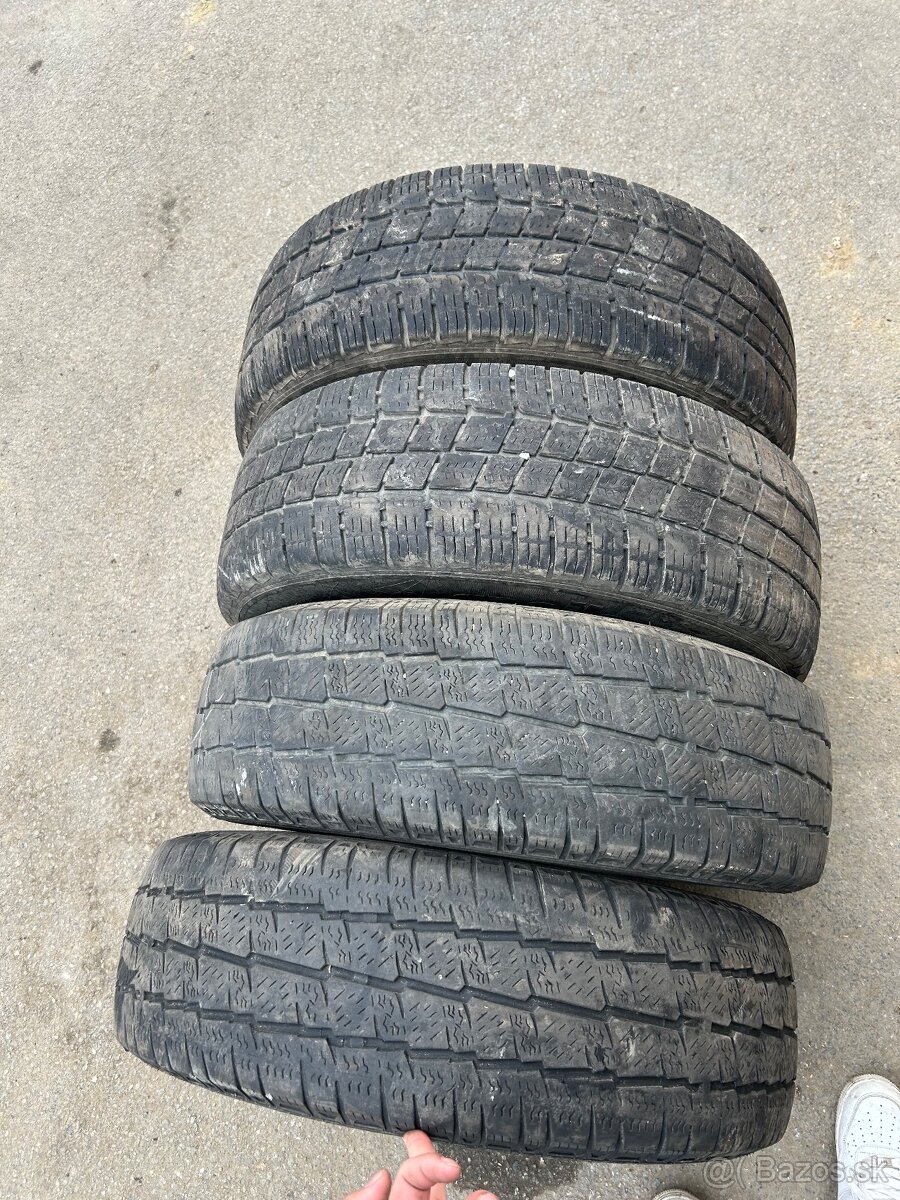 215/70r15c