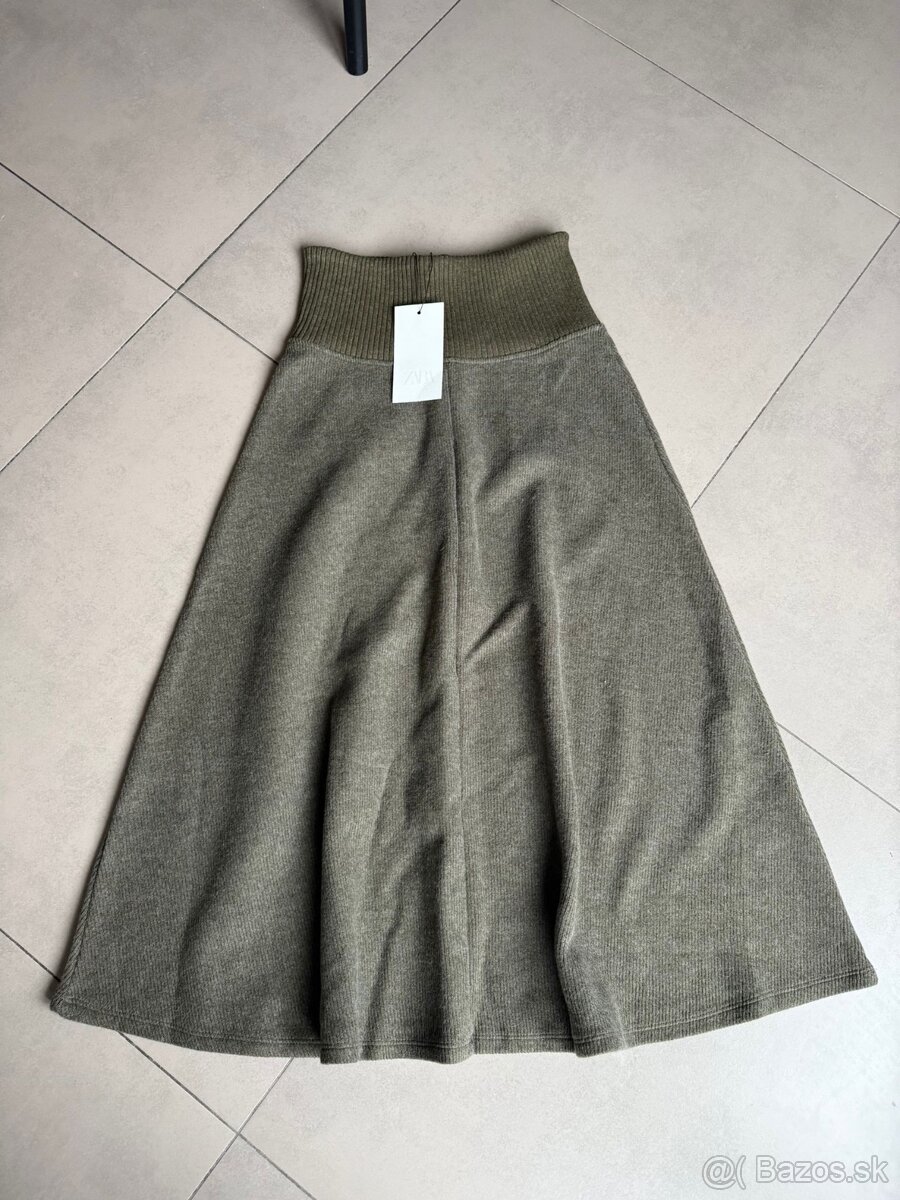 Zara sukna c. S