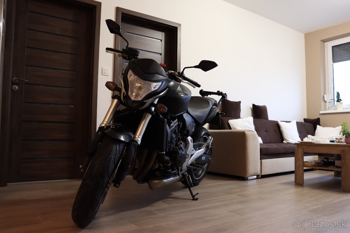 Atraktívna Honda Hornet 600F (2012) - Pripravená na Jazdu