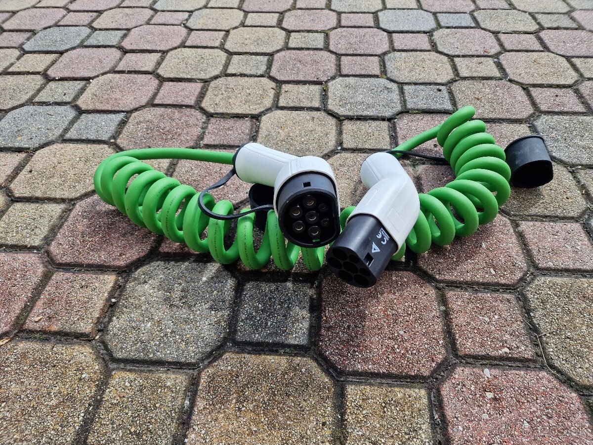 Spirálový trojfázový nabíjací kábel pre elektromobily Type2