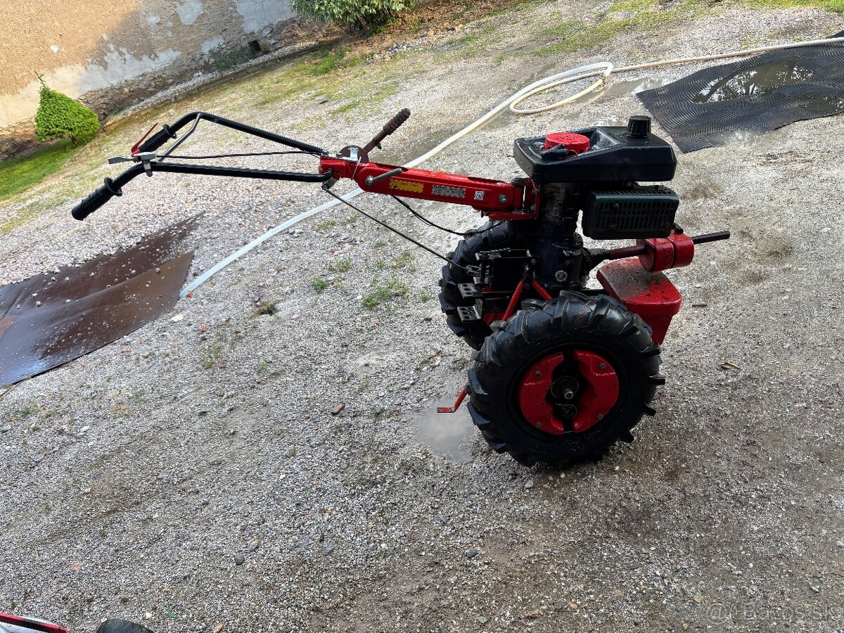 Malotraktor Vari