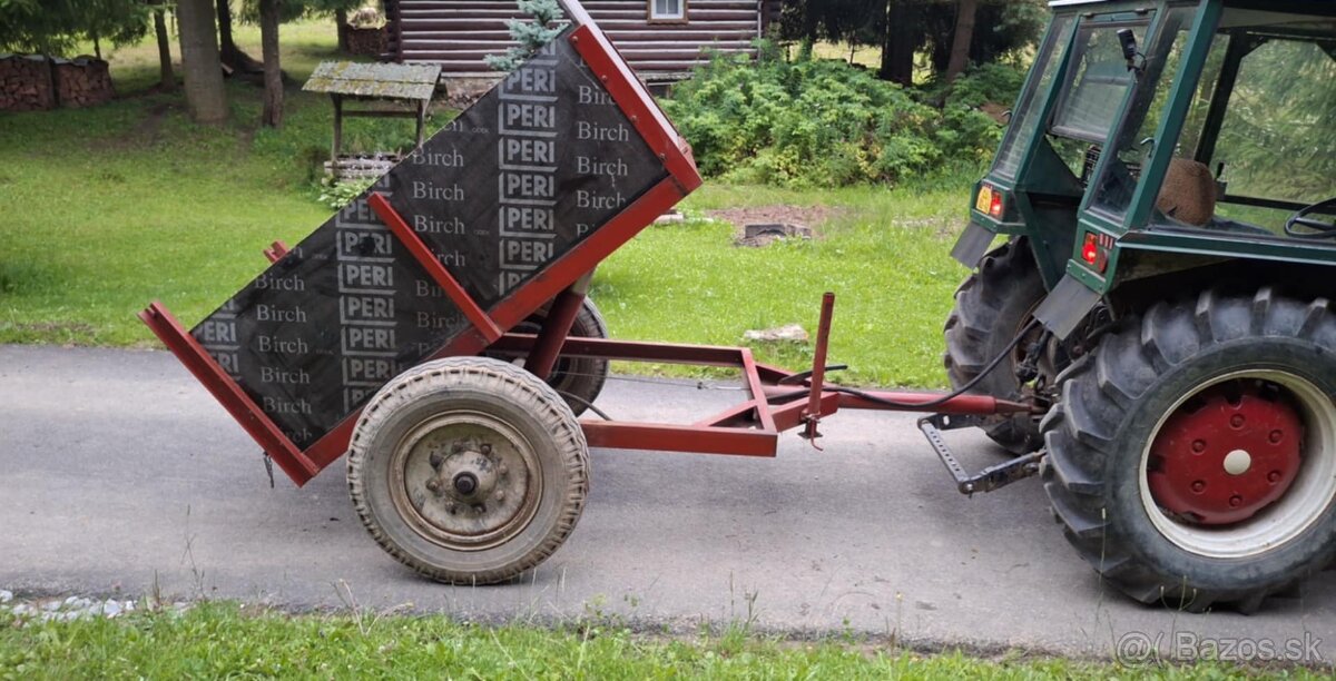 Vyklapacia vlečka