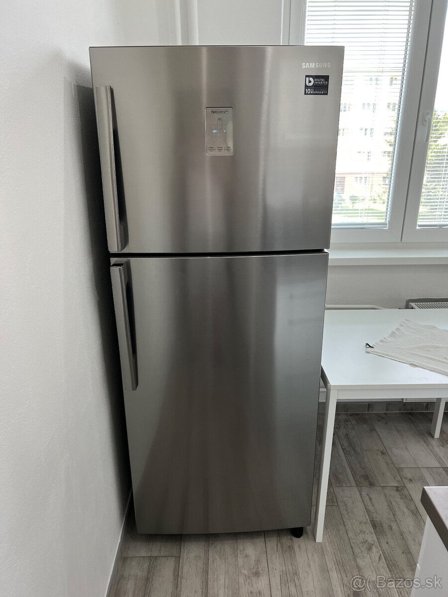 Samsung kombinovaná chladnička 440 litrov