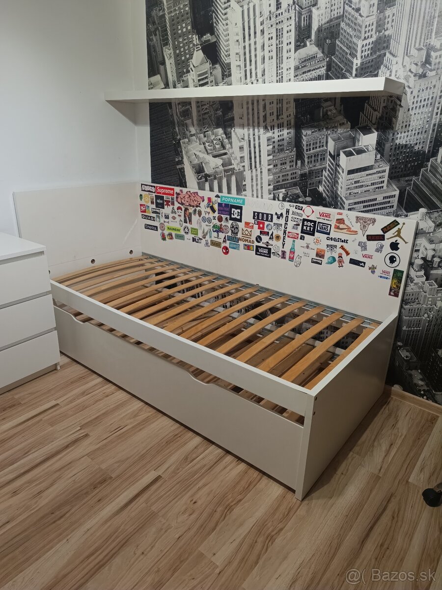 Chlapčenská posteľ IKEA rozkladacia.