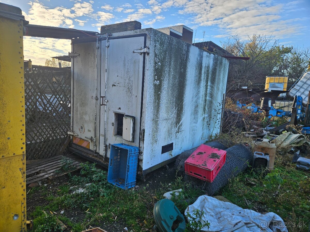 Bedne,skriňa z avie