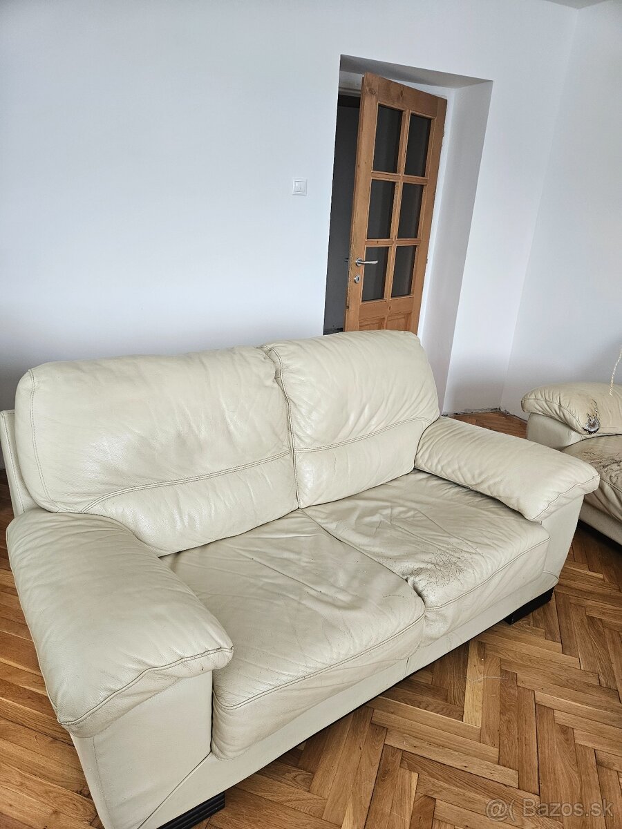 Predám používaný kožený gauč