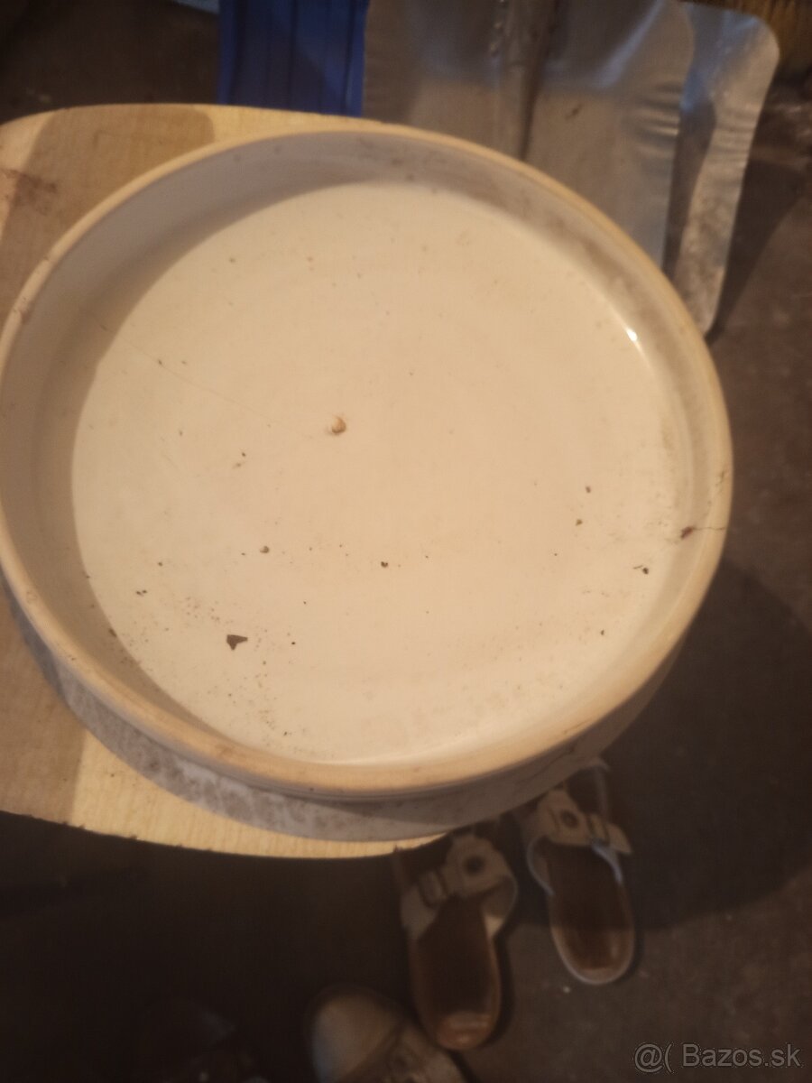 Poklop na súdok na kapustu