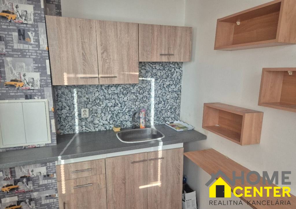 PREDAJ : 1 IZBOVÝ BYT, ul. HVIEZDOSLAVOVA, KOMÁRNO