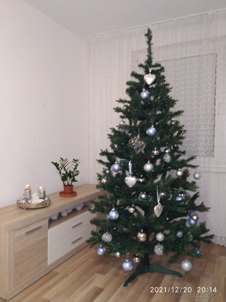 vianočný stromček 220 cmm - rezervované