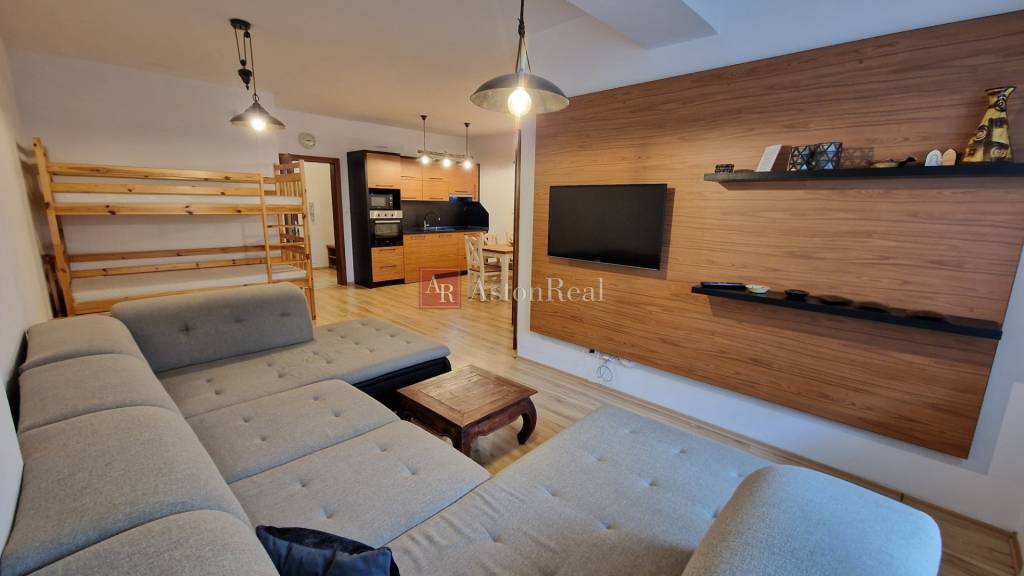 Rekreačný apartmán Vys.Tatry-Veľká Lomnica 57 m2-APARTMÁNY L