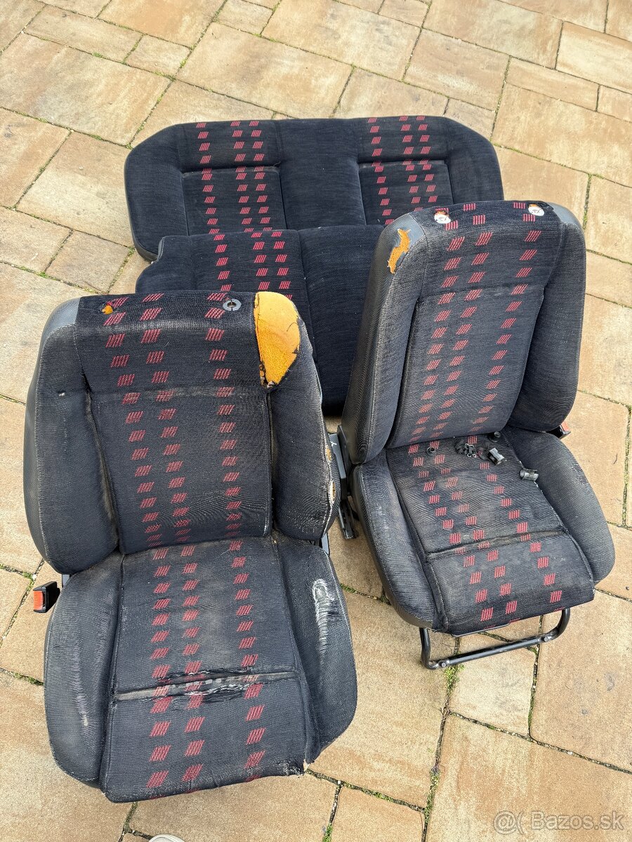 Sedačky Fiat Uno 3dv.