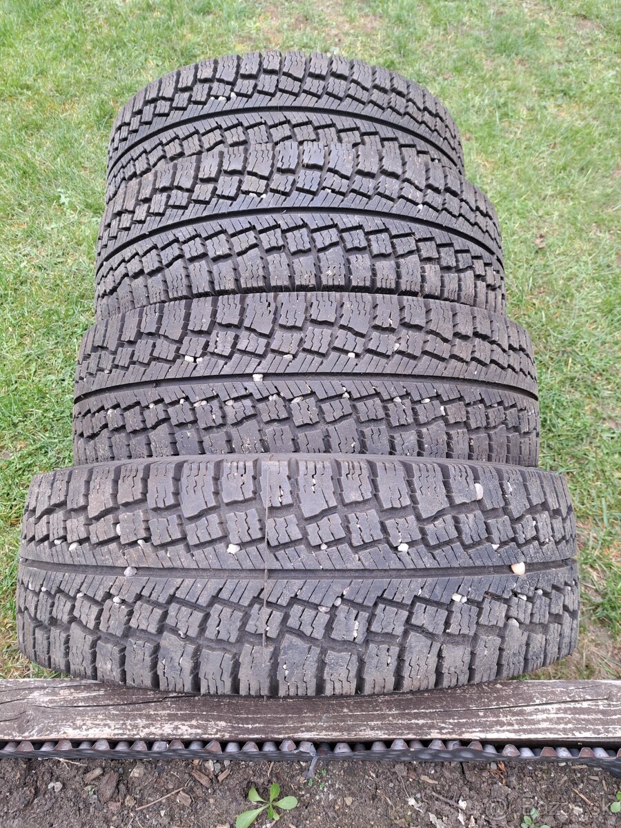 Celorocne pneu 205/65 r16