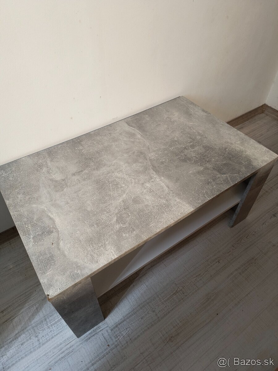 Konferenčný stolík do obývačky